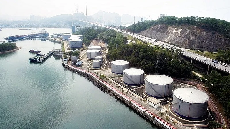 Giá xăng dầu hôm nay 24/2: Tiếp đà tăng nhờ nguồn cung thắt chặt