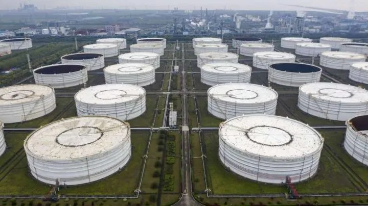 Giá xăng dầu hôm nay 21/2: Tăng hơn 1% nhờ triển vọng nhu cầu tại Trung Quốc